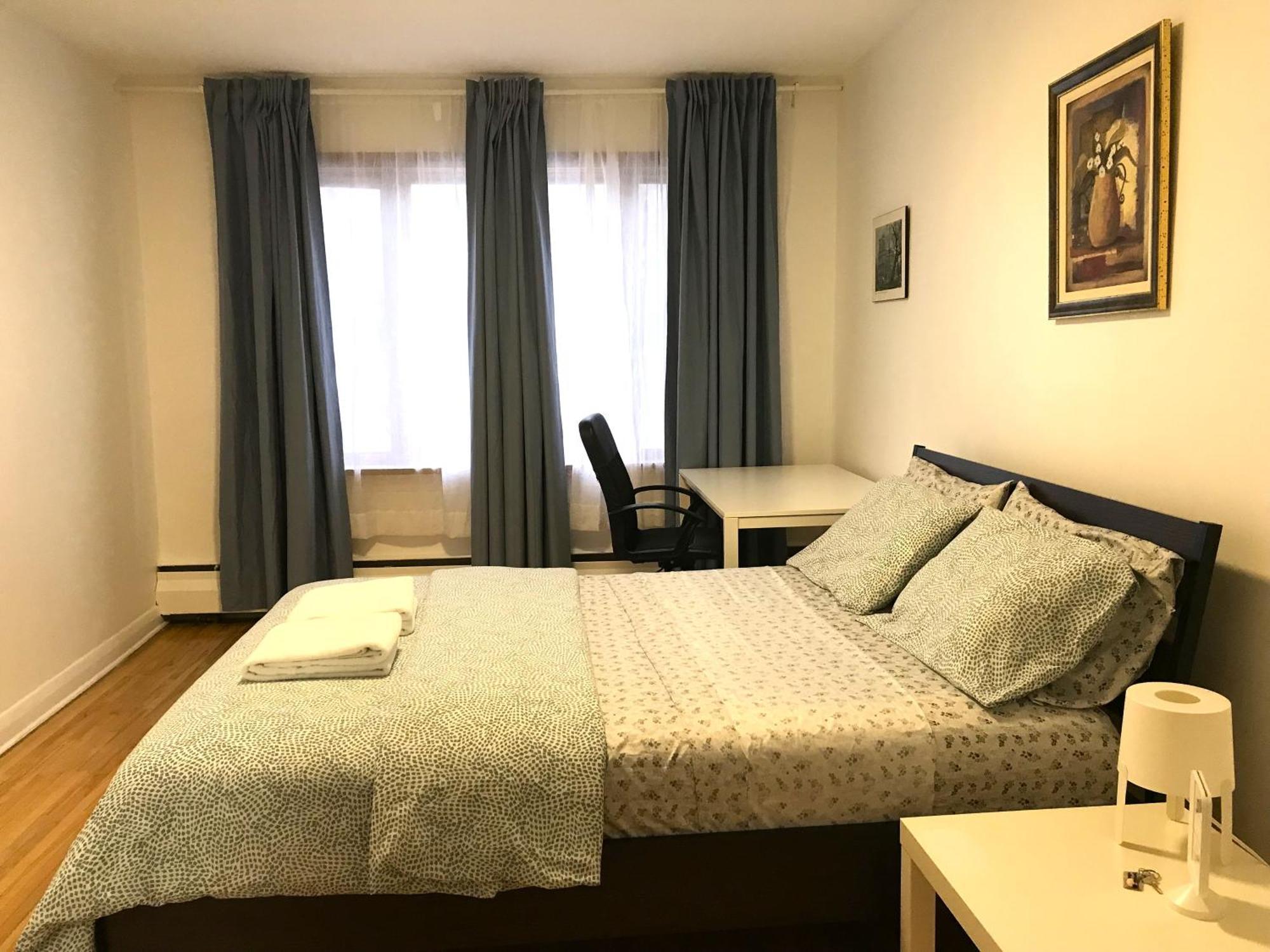 Big Private Room Midmontreal Next To Station Metro - Parking Free Ngoại thất bức ảnh