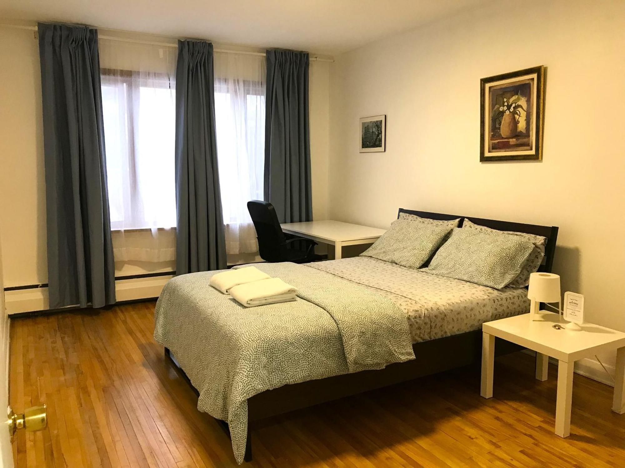 Big Private Room Midmontreal Next To Station Metro - Parking Free Ngoại thất bức ảnh