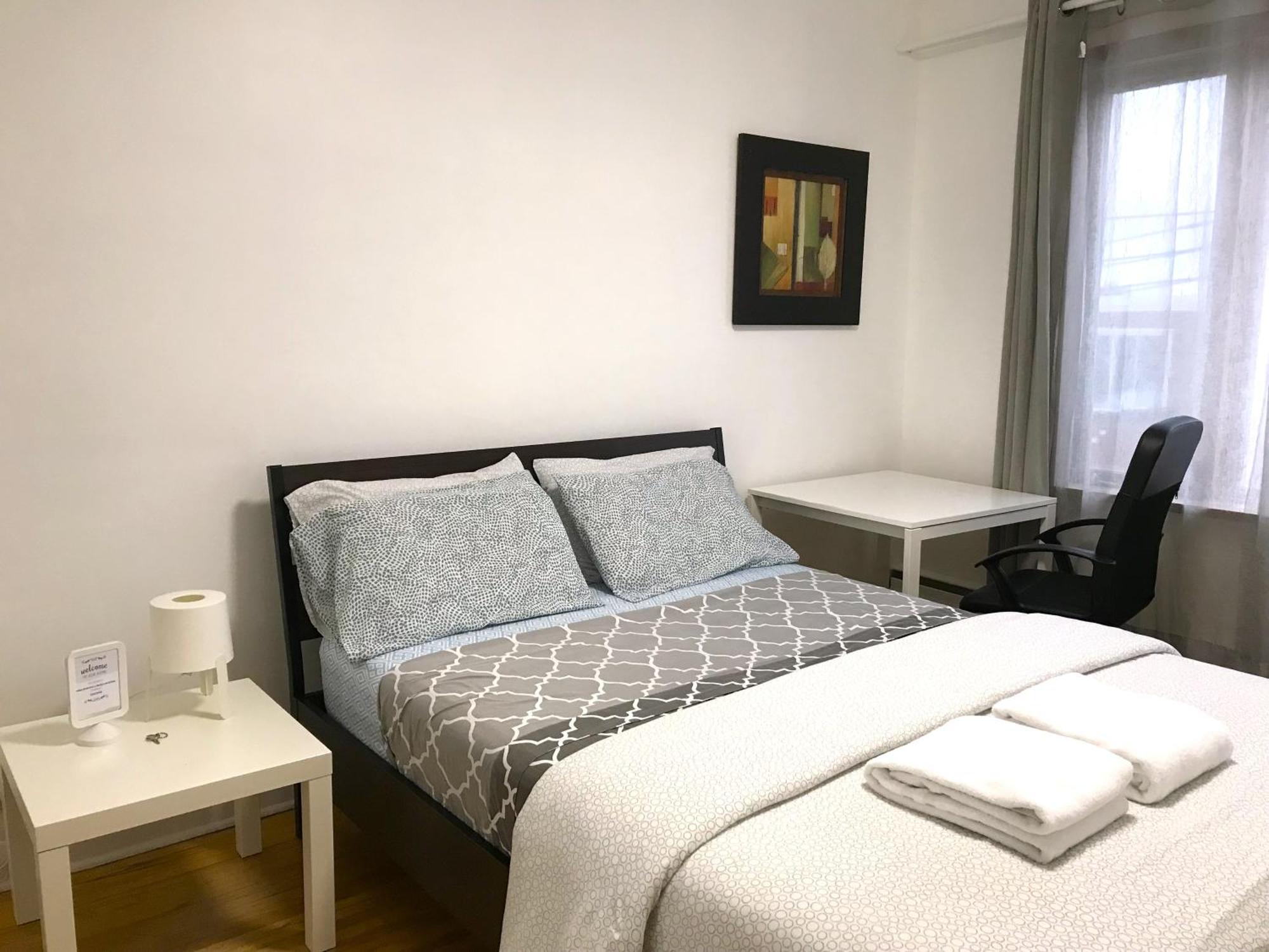 Big Private Room Midmontreal Next To Station Metro - Parking Free Ngoại thất bức ảnh